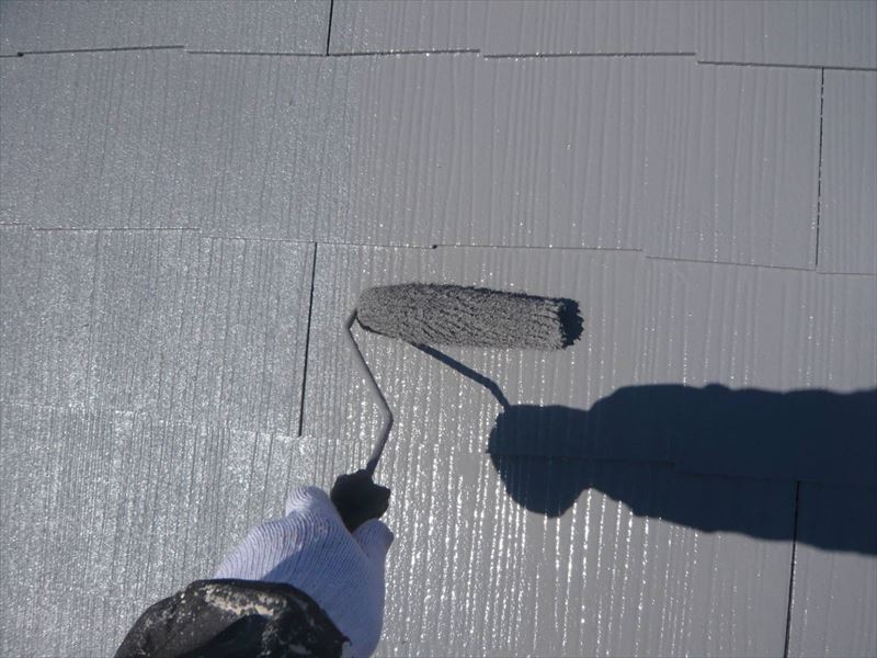 屋根の上塗りをして屋根の塗装の完成です。