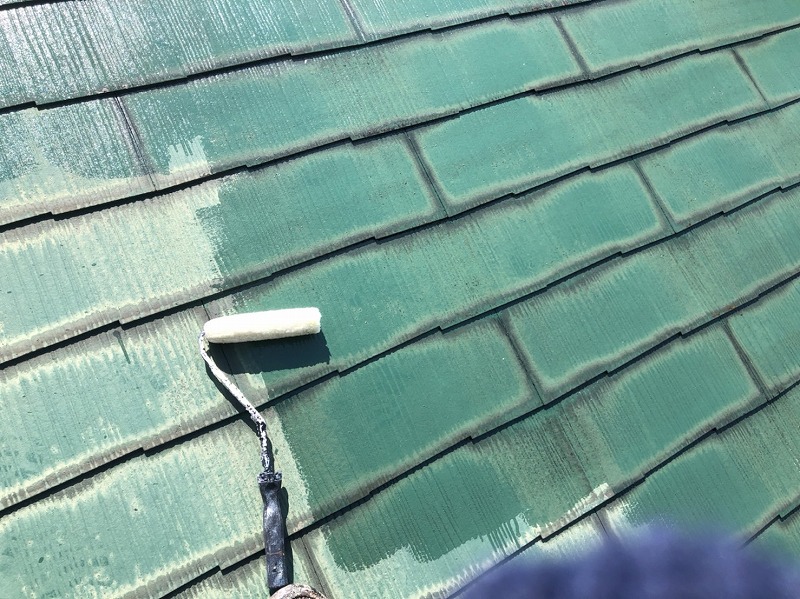 屋根の下塗りがスタートしました。