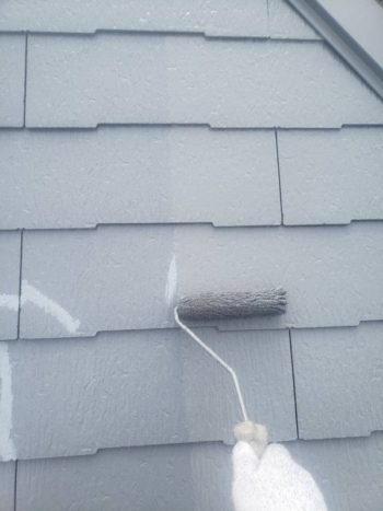 外壁塗装 世田谷区Ｄ様邸 屋根上塗り中2020100626885
