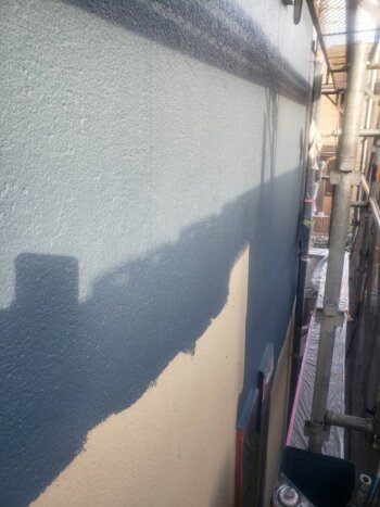 外壁塗装 世田谷区K様邸 外壁中塗り中2023013140362