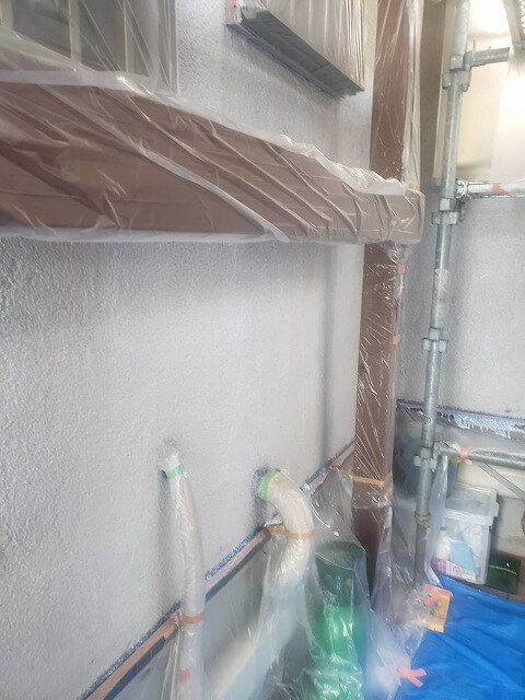 外壁塗装 世田谷区S様邸 養生完了 外壁下塗り中 2023092144767_0