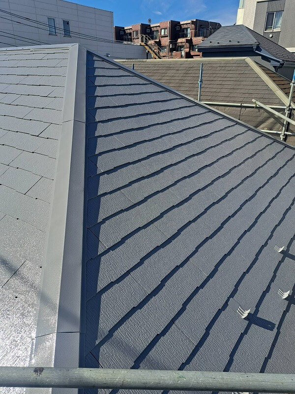 これで屋根塗装は完了です。（エスケー化研 クールタイトSi CLR-106 グレー）