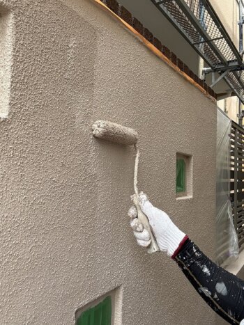 外壁塗装 世田谷区Y様邸 外塀上塗り中20250521S__1359913_0