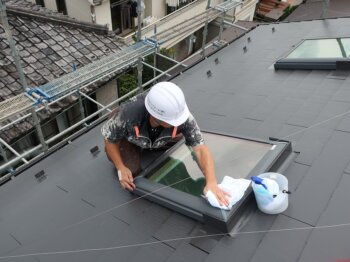 外壁塗装 練馬区Y様邸 天窓洗浄中 20250626IMG_4814