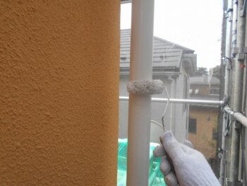 外壁塗装 杉並区Y様邸 雨樋塗装中 20250803S__42885142_0